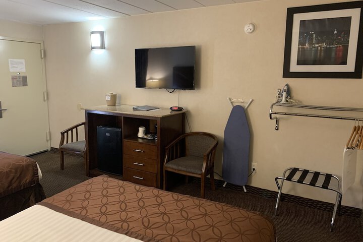 2 Queen Beds (4 of 17)