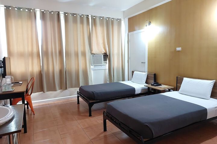 Room 16 of 23