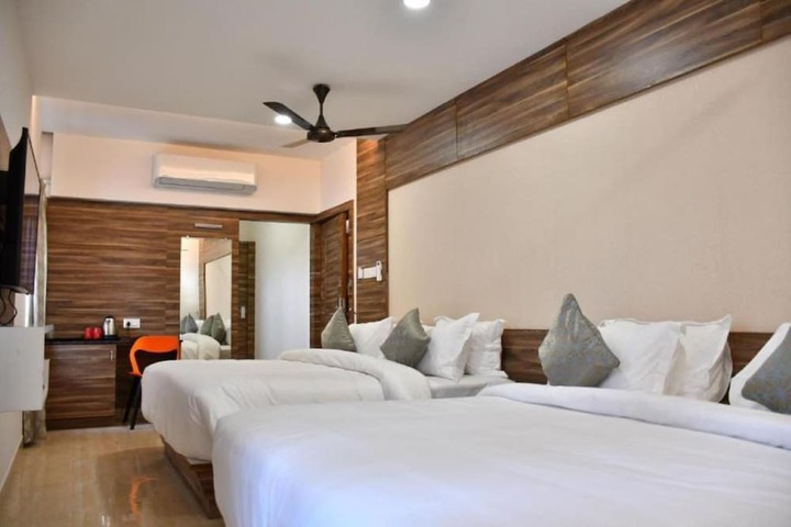 Room 14 of 24