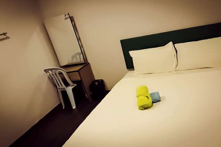 Room 16 of 50