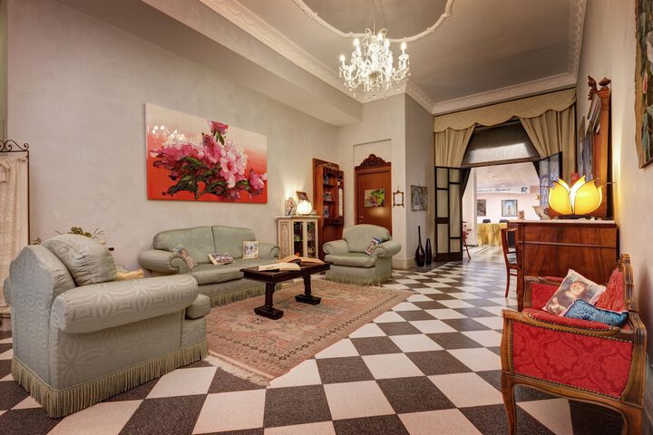 Entrance & Lobby