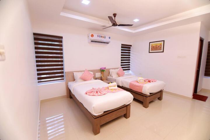 Room 9 of 38