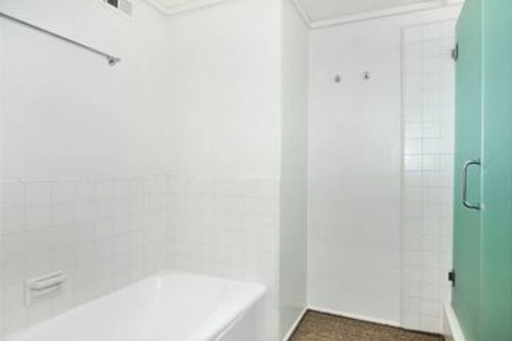 Room 2 of 29