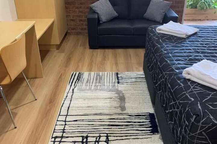 Room 8 of 33