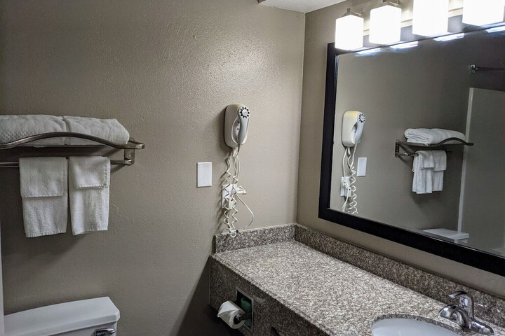 Room 26 of 38