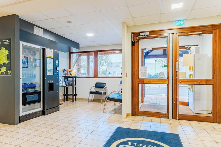 Guest Lobby