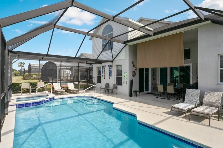 Pool 17 of 30