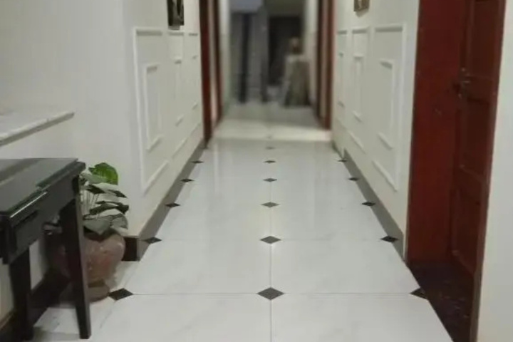 Room 15 of 18