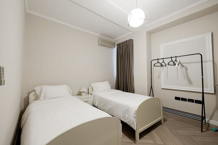 Room 14 of 49