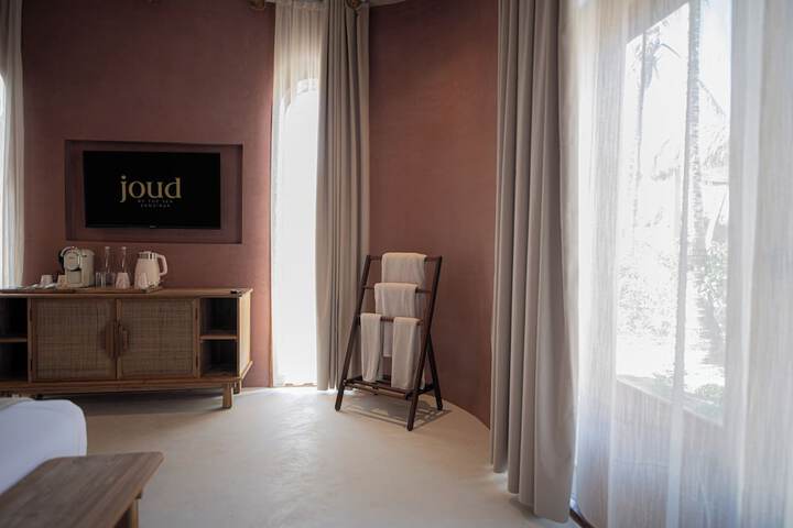 Room 20 of 136