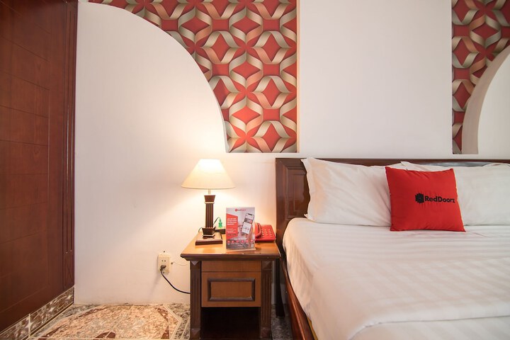 Room 10 of 35