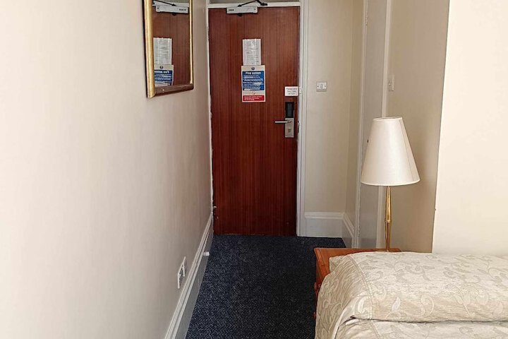 Room 110 of 283