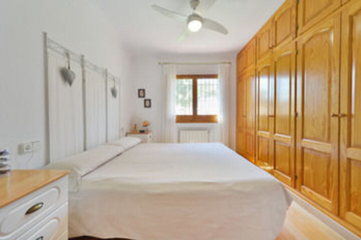 Room 11 of 26