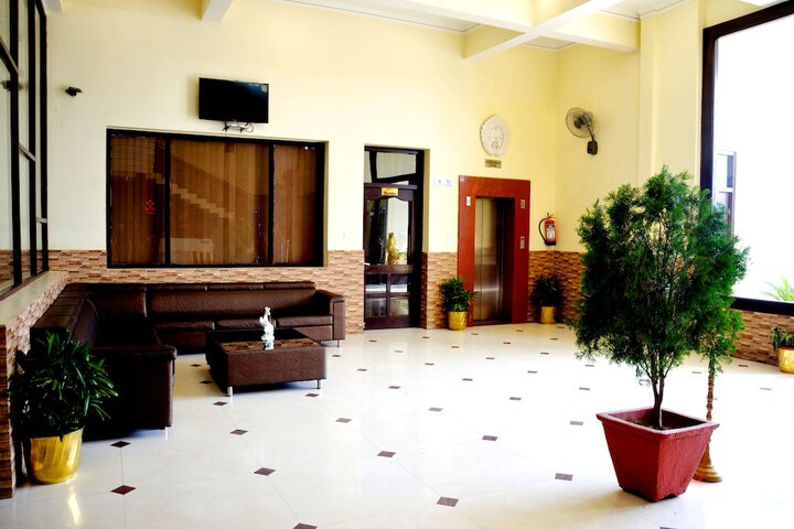 Hotel Interior 6 of 25