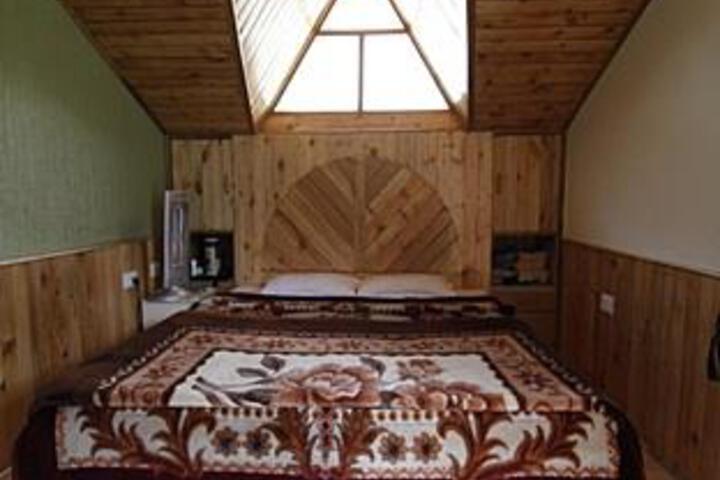 Room 3 of 5