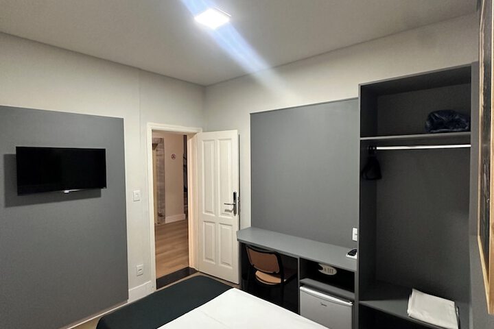 Room 12 of 111