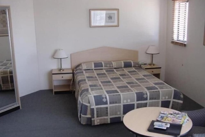 Room 16 of 34