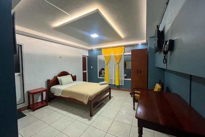Room 4 of 9