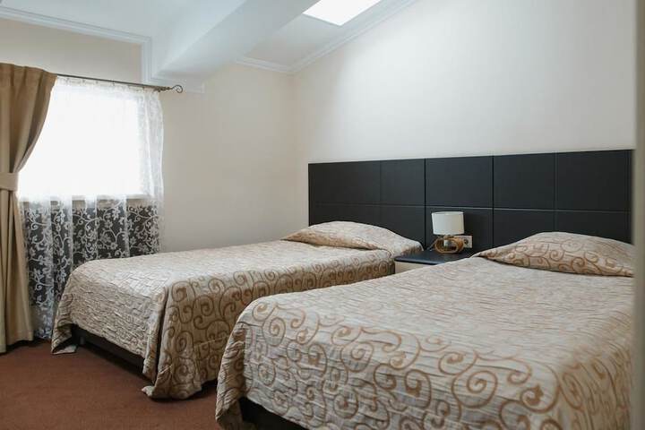 Room 11 of 60