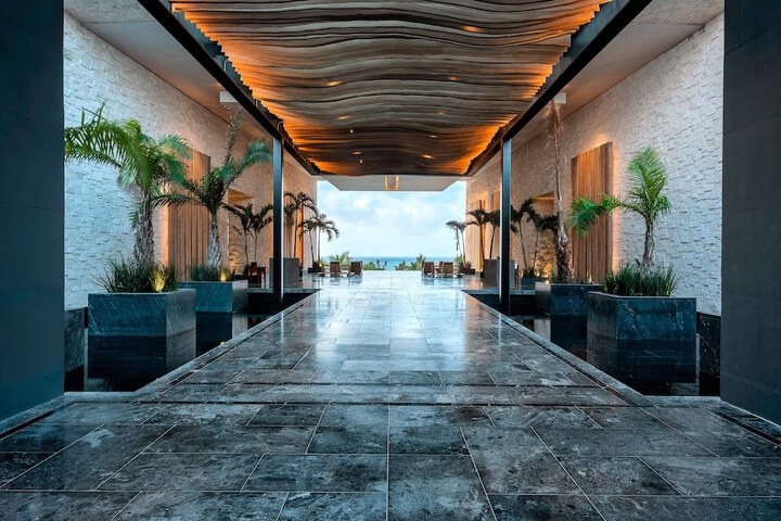 Hotel 2 of 134