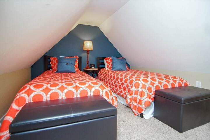 Room 4 of 17