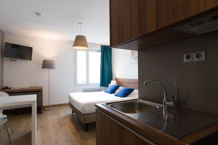Room 10 of 38