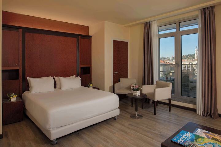 Room 14 of 52