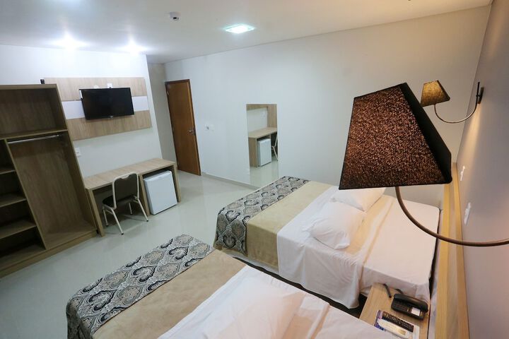 Room 11 of 50
