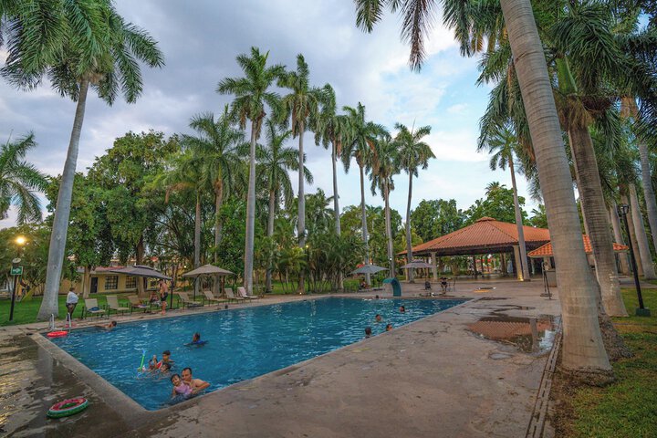 Pool 83 of 179