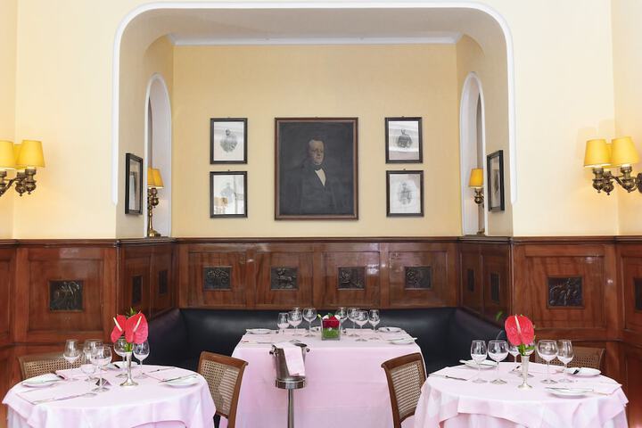 Dining 45 of 83