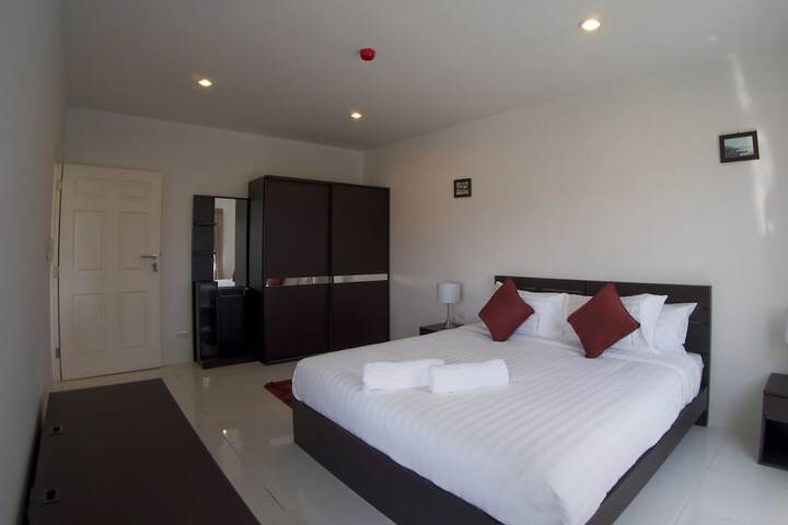 Room 3 of 23