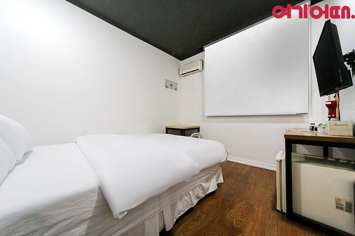 Room 29 of 32