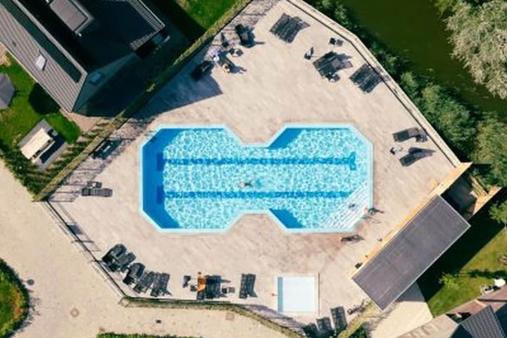 Pool 15 of 27