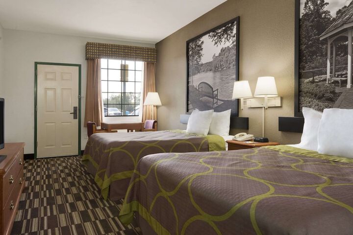 2 Double Beds (5 of 6)
