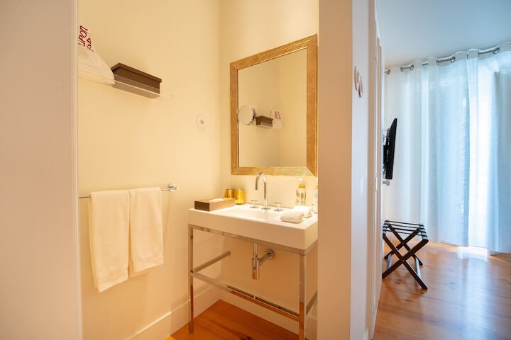 Room 30 of 42