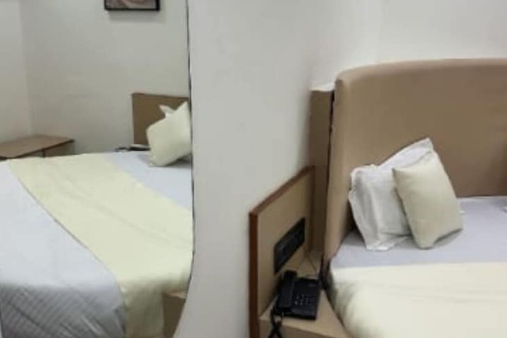Room 3 of 25