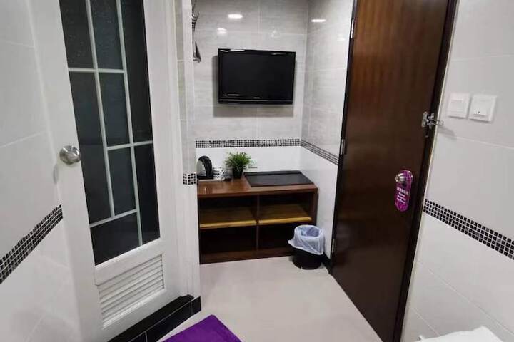 Room 34 of 58