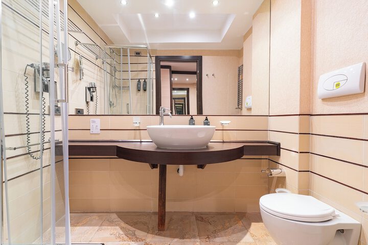 Clean Restrooms