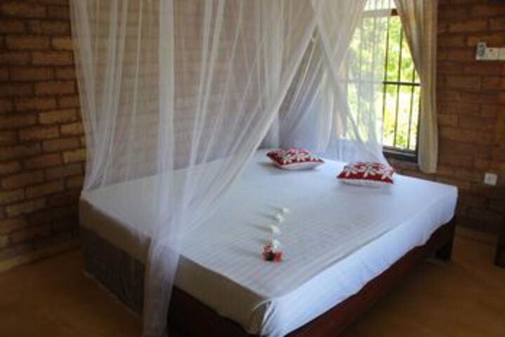 Room 12 of 20