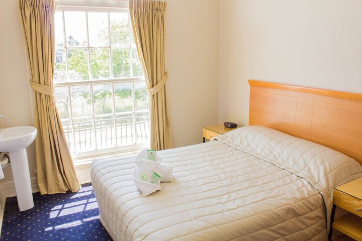 Room 8 of 47