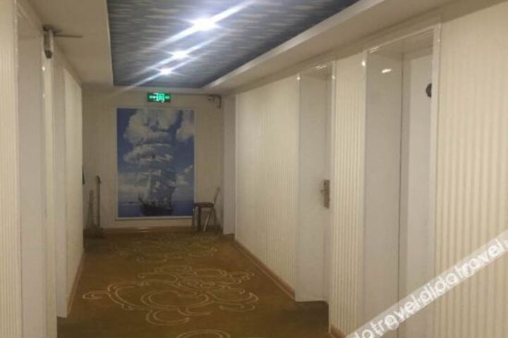 Hotel Interior 7 of 19