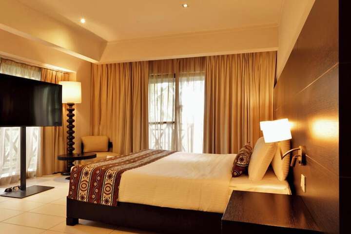 Room 32 of 261