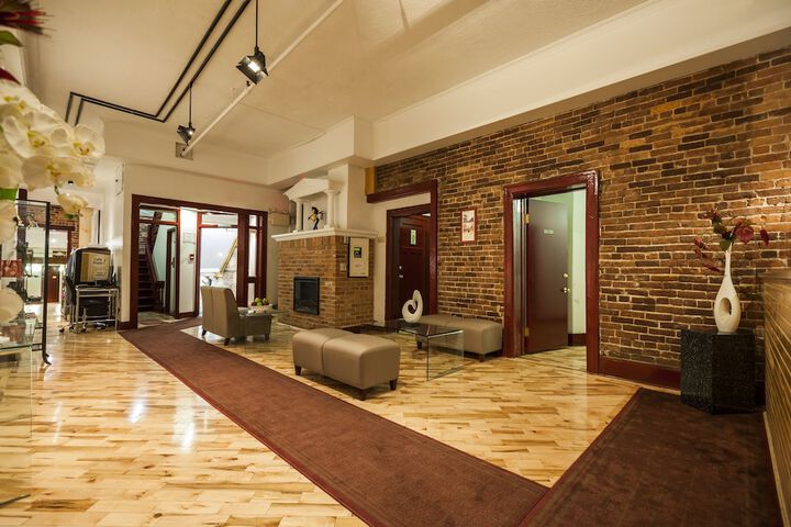 Guest Lobby