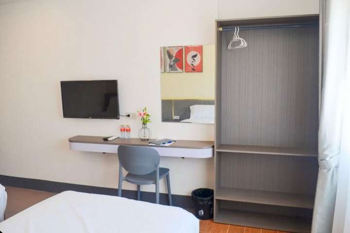 Room 6 of 22