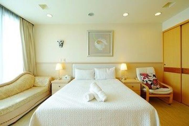 Room 6 of 39