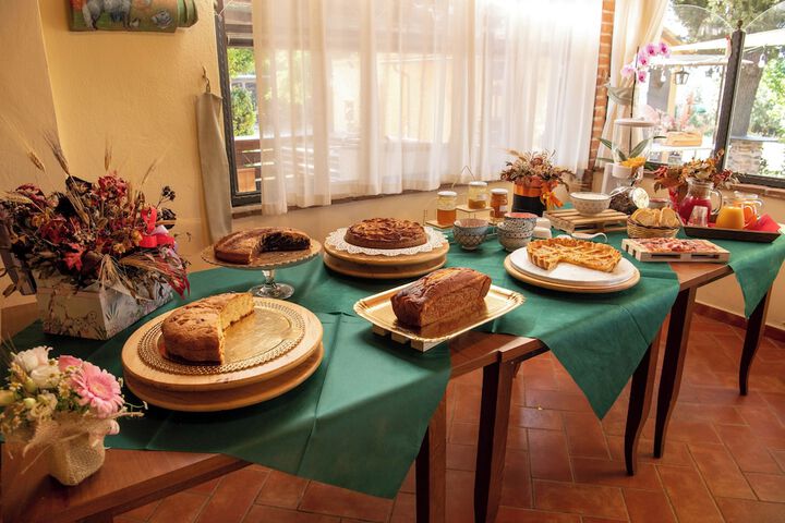 Breakfast/Coffee Service 26 of 34