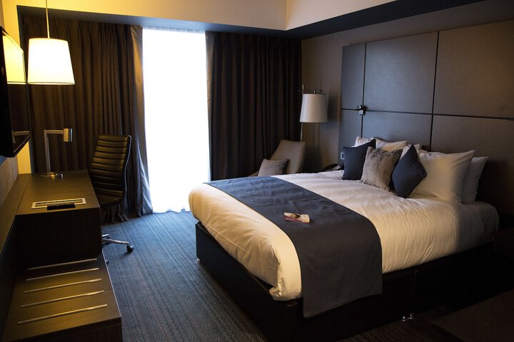 Room 3 of 233