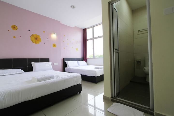 Room 15 of 32