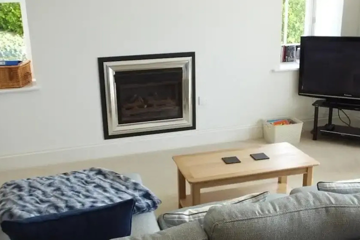 Room 6 of 14