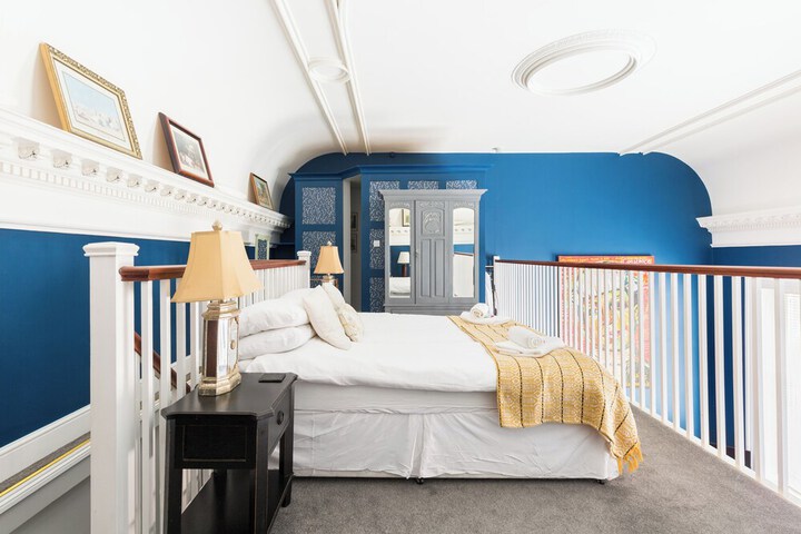 Room 43 of 261